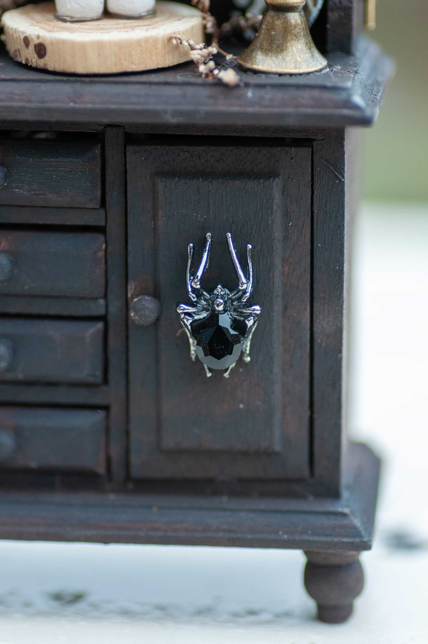 Dark curiosity cabinet - Image 9