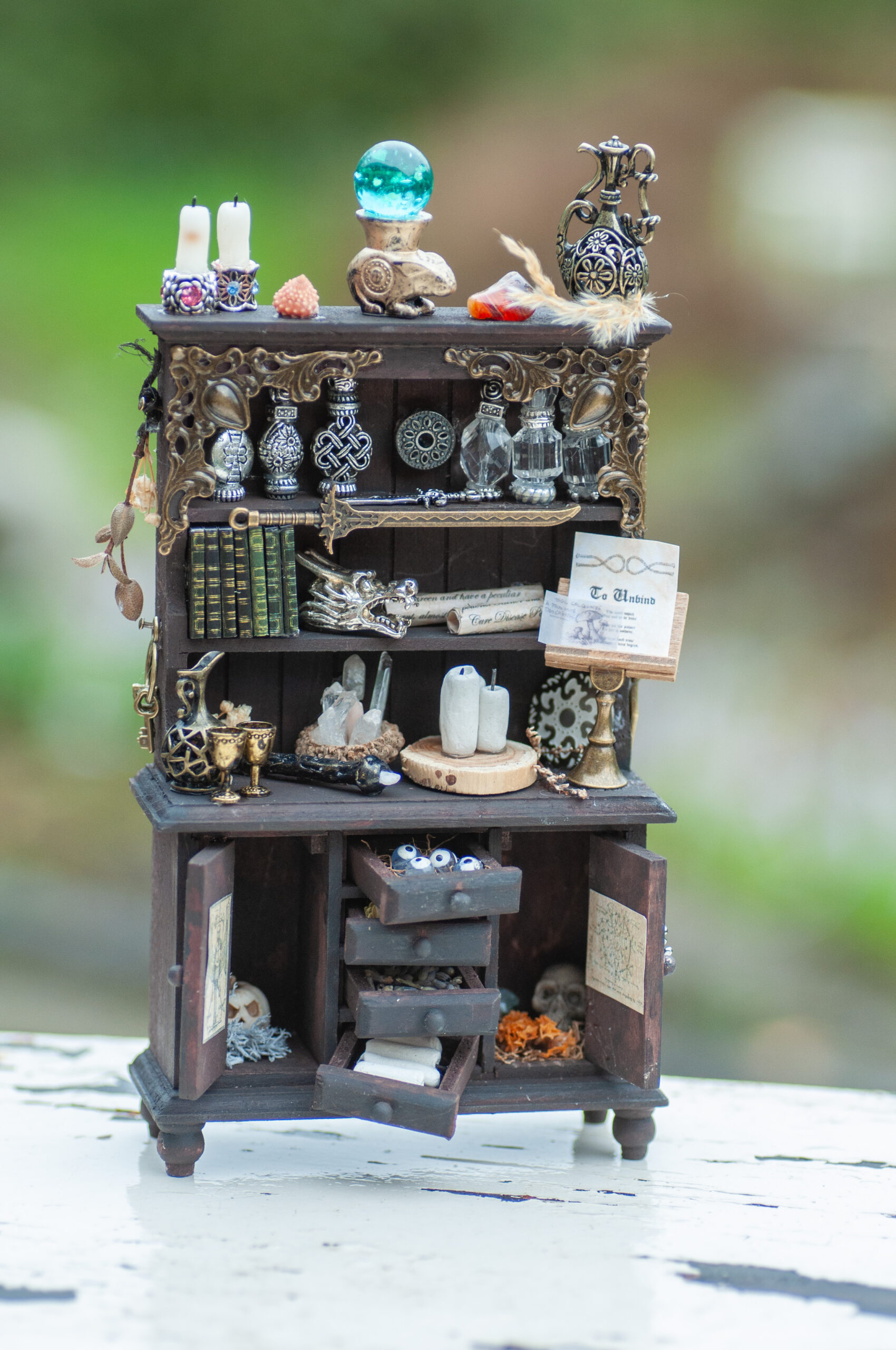 Dark curiosity cabinet - Image 18